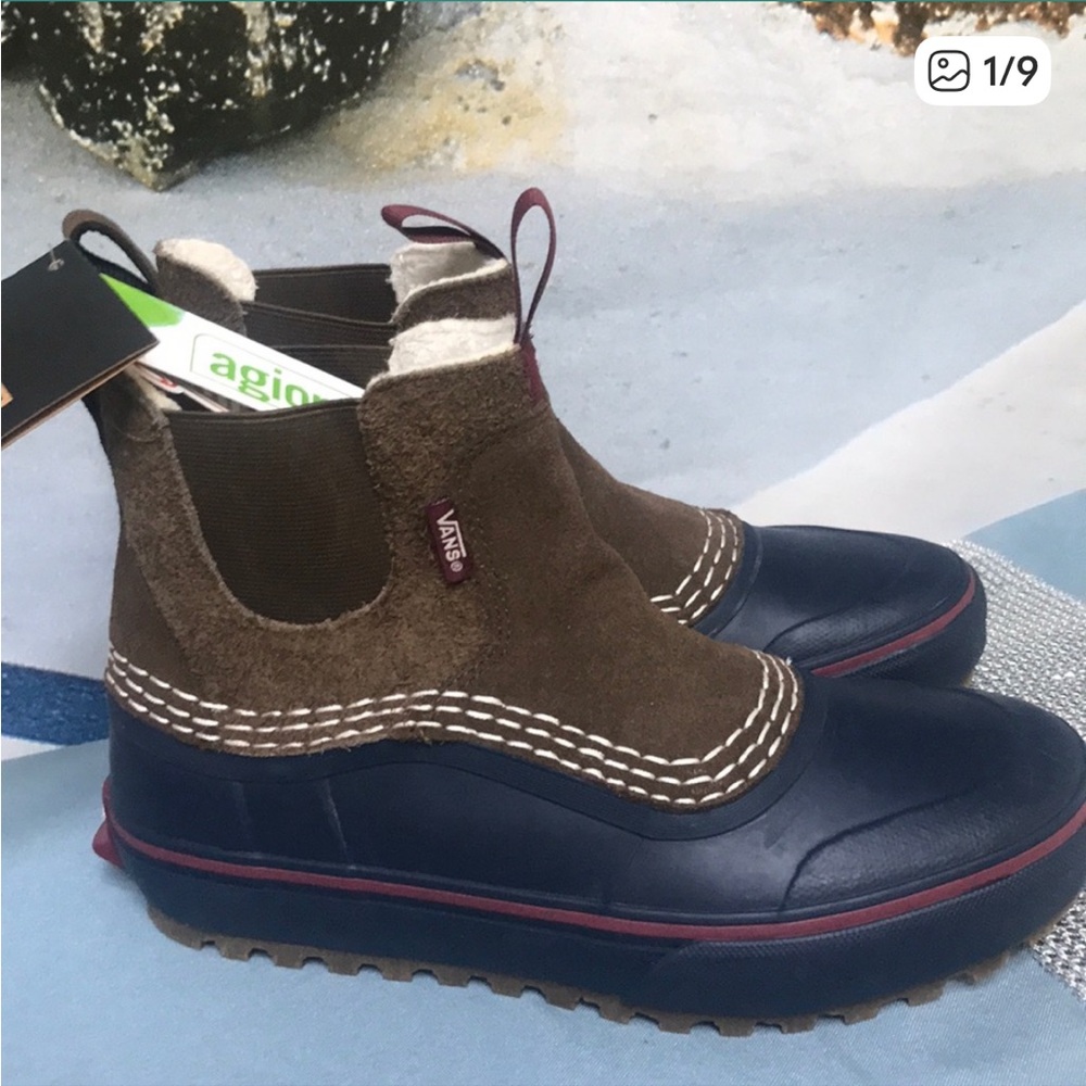 Women’s Vans boots size 7.5